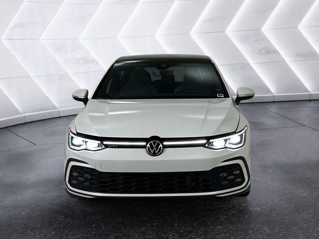 Used 2022 White Volkswagen Autobahn image 2