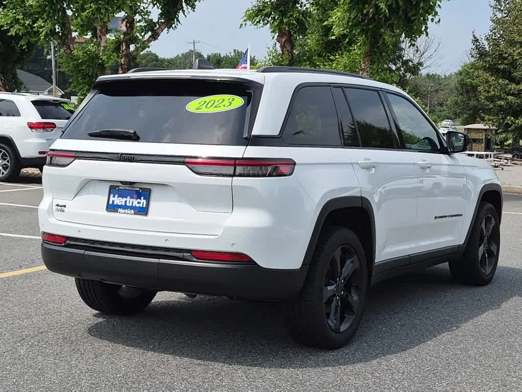 Used 2023 Bright White Clearcoat Jeep Altitude image 3