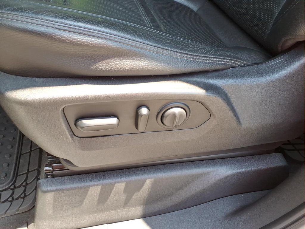 Used 2019 WHITE FROST TRICOAT GMC Denali image 18