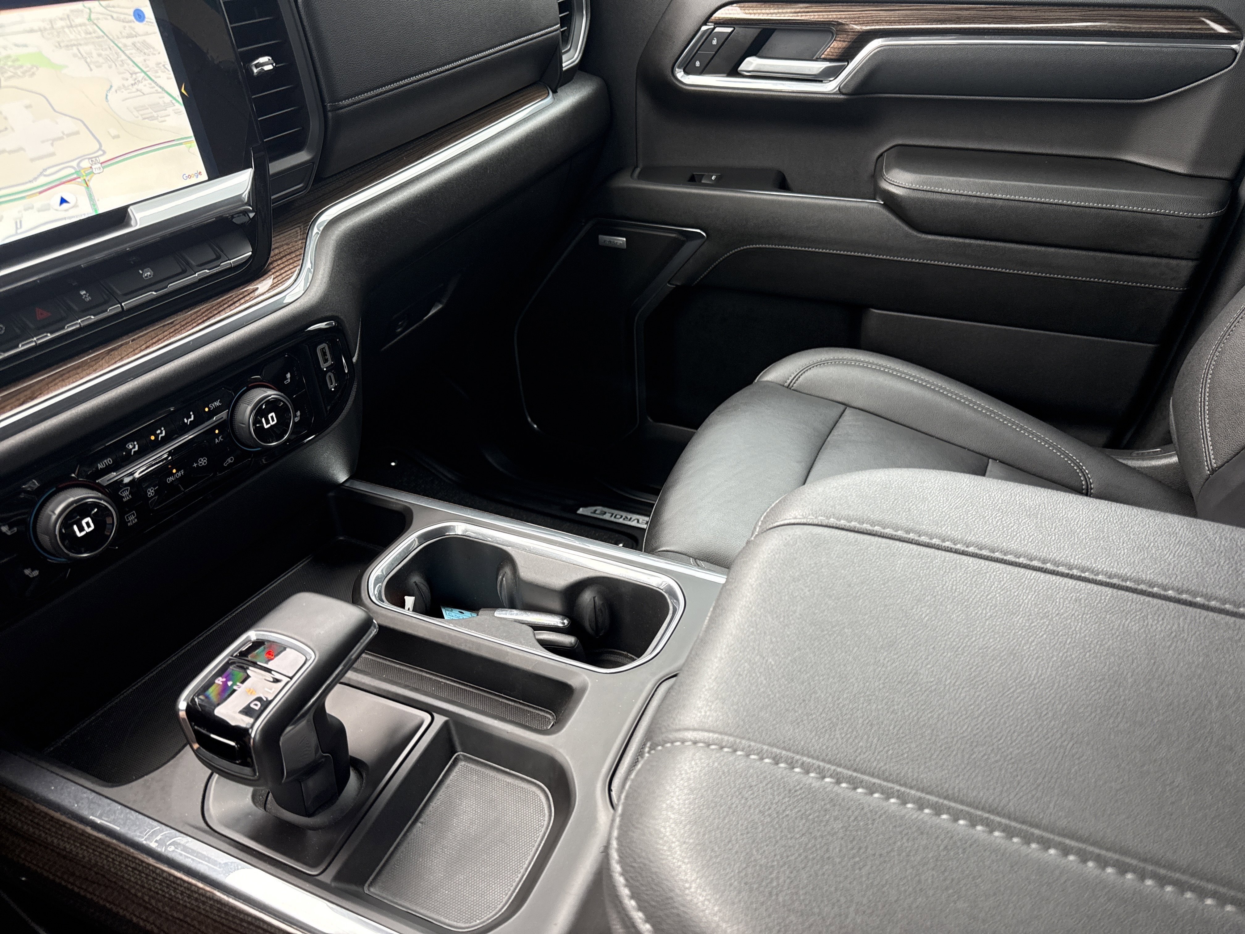 Used 2024 Summit White Chevrolet RST image 24