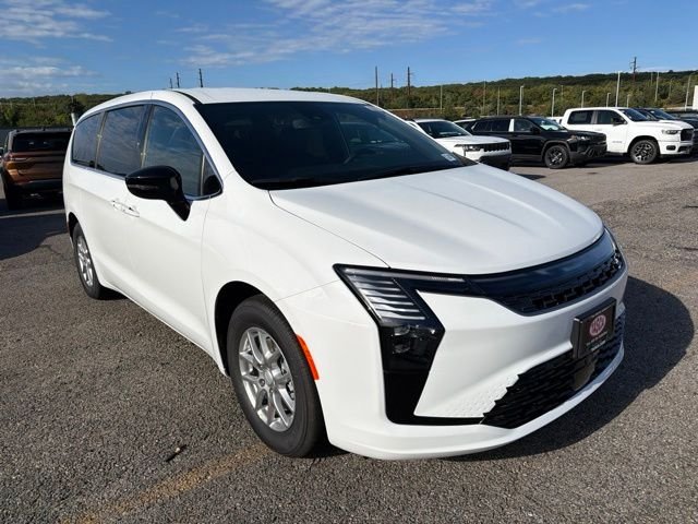 New 2027 Bright White Clear-Coat Paint Chrysler Select image 1