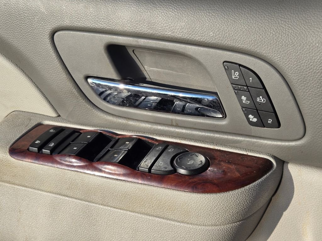Used 2013 Black Chevrolet LT image 21