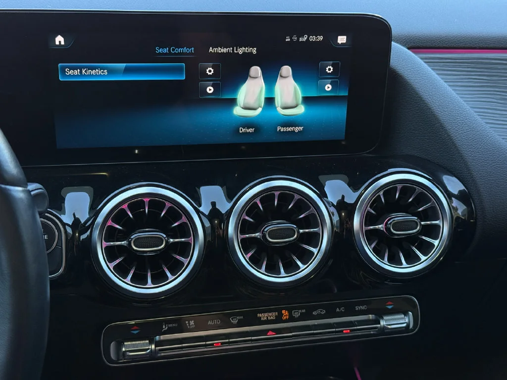 Used 2023 White Mercedes-Benz GLA 250 image 30
