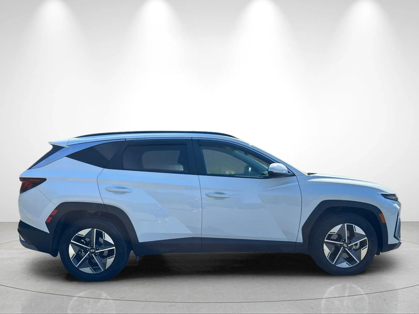 Used 2025 Serenity White Pearl Hyundai SEL image 6
