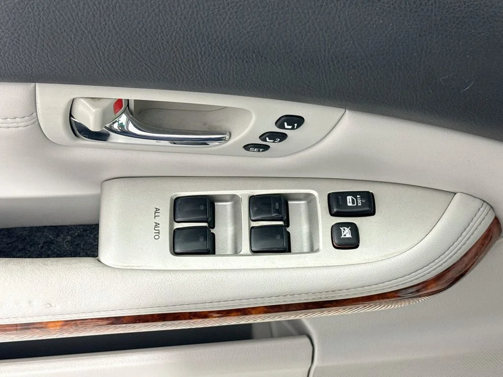 Used 2007 Flint Mica Lexus 350 image 18