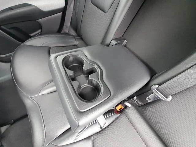 Used 2024 White Jeep Latitude image 36