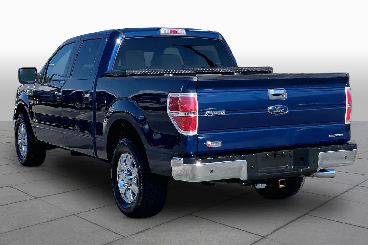 Used 2012 Dark Blue Pearl Metallic Ford XLT image 12