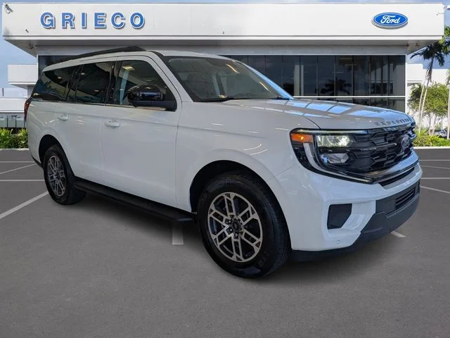 2026 Ford Expedition Active's photo