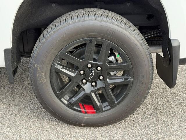 New 2026 Summit White Chevrolet RST image 4