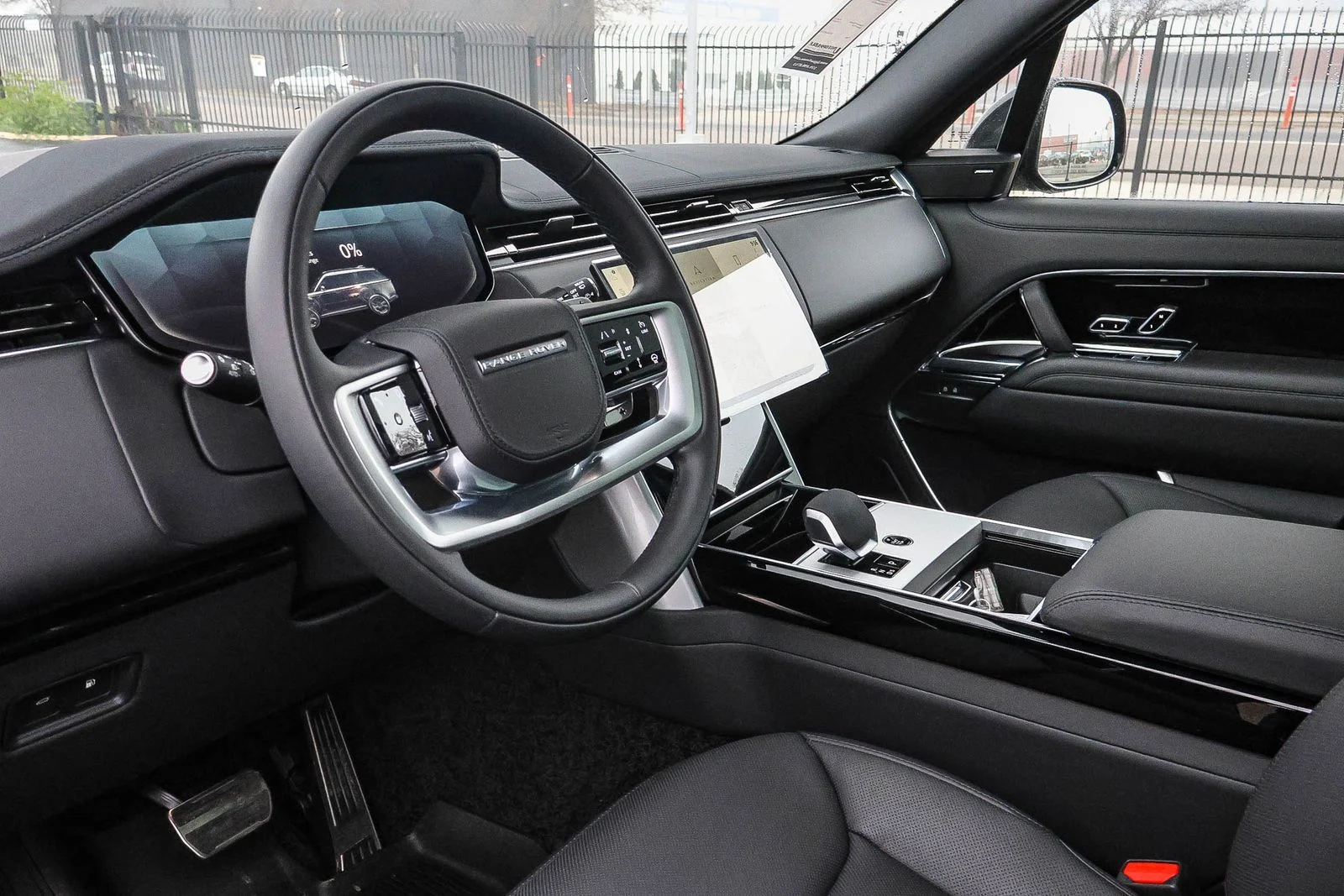 2025 Land Rover Range Rover SE - Photo 28
