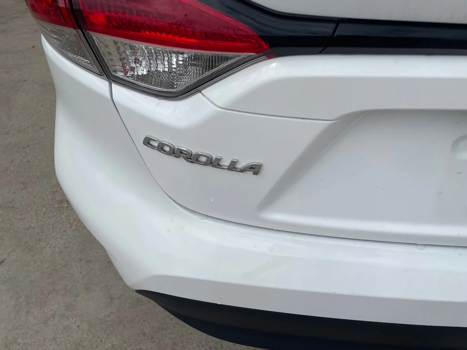 Used 2024 White Toyota LE image 11