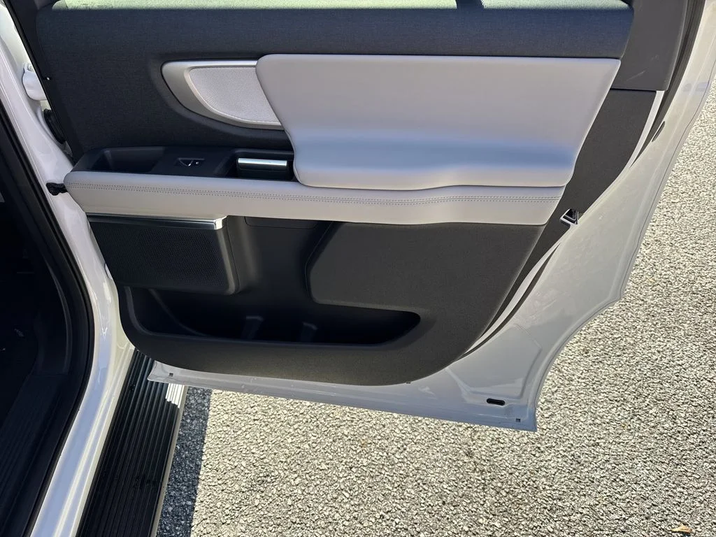 New 2026 Star White Metallic Tri-Coat Ford Active image 16