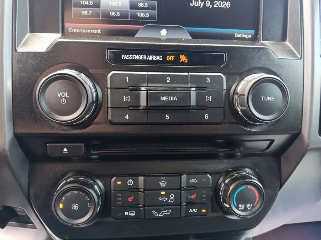 Used 2015 Tuxedo Black Metallic Ford XLT image 27