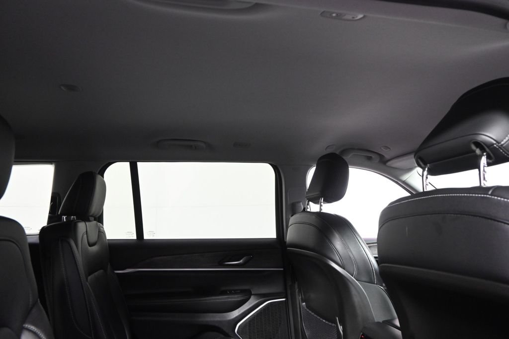 Used 2022 Gray Metallic Jeep Limited image 17