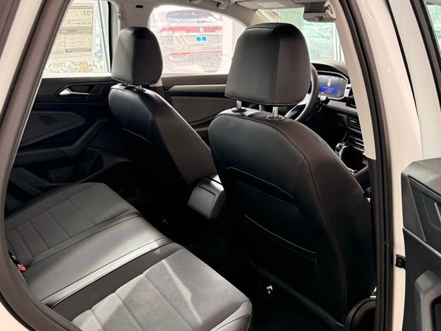 New 2026 Opal White Pearl Volkswagen 1.5T SE image 24