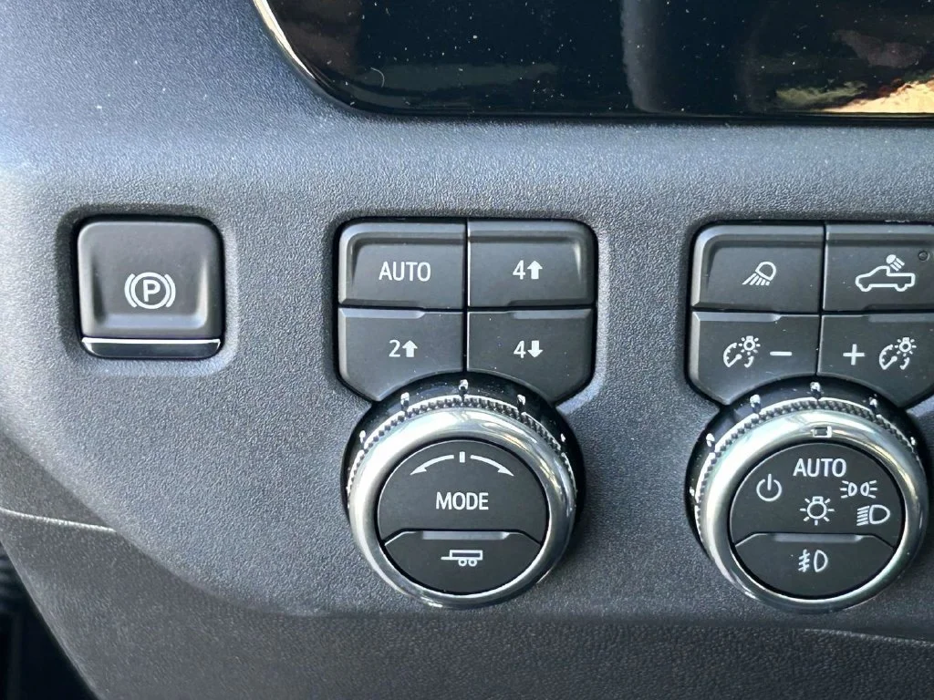 New 2026 Onyx Black GMC SLT image 24