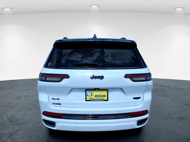 Used 2025 White Jeep Summit image 10
