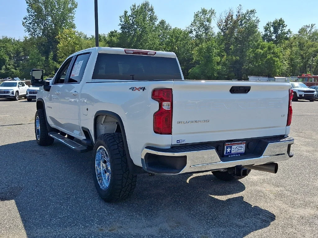 Used 2025 Summit White Chevrolet LT image 9