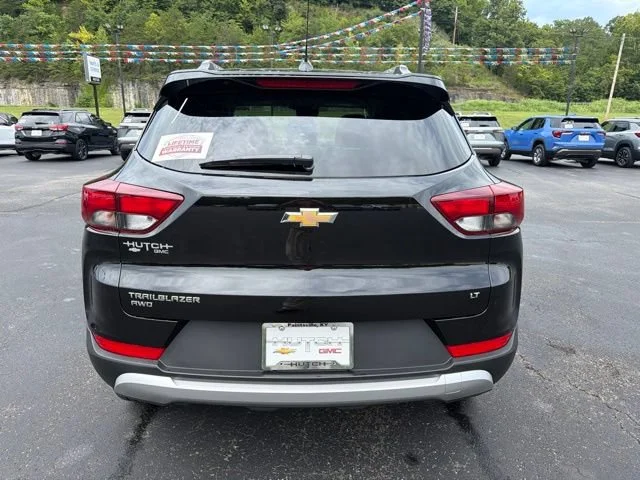 New 2026 Mosaic Black Metallic Chevrolet LT image 6