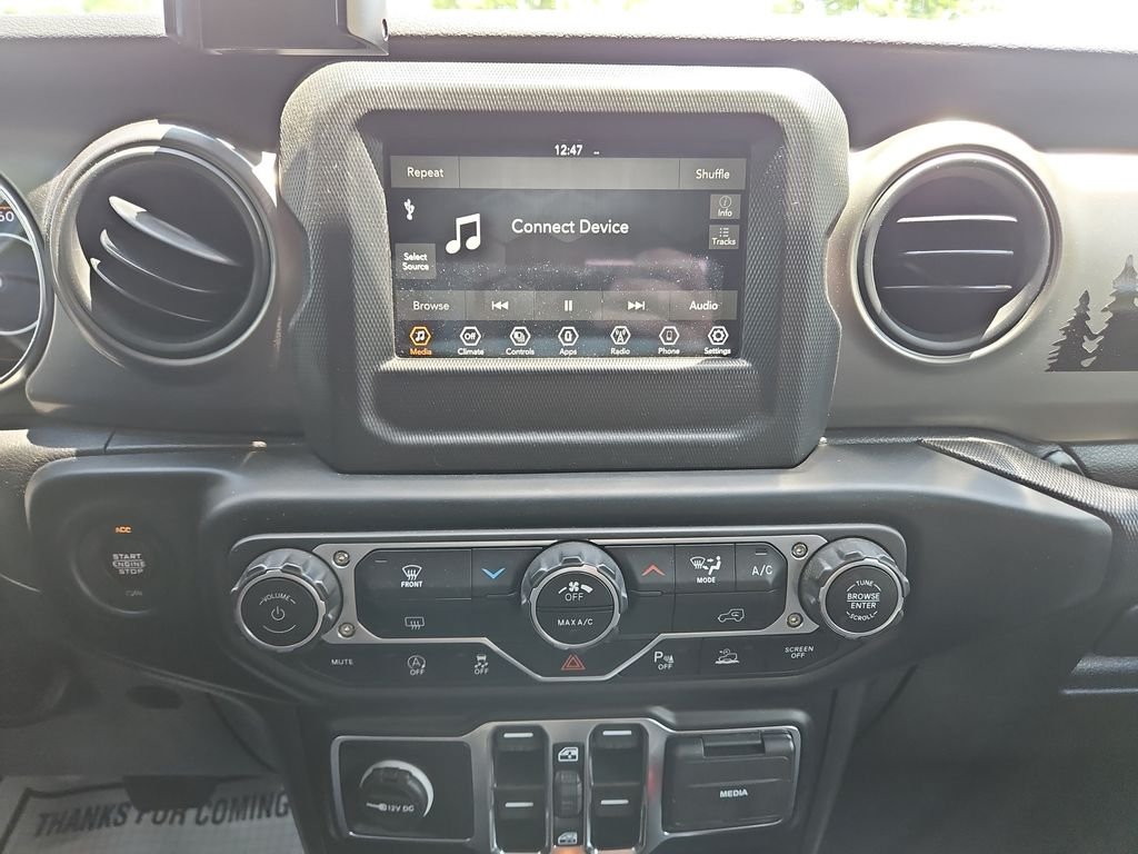 Used 2023 White Jeep Sport S image 19