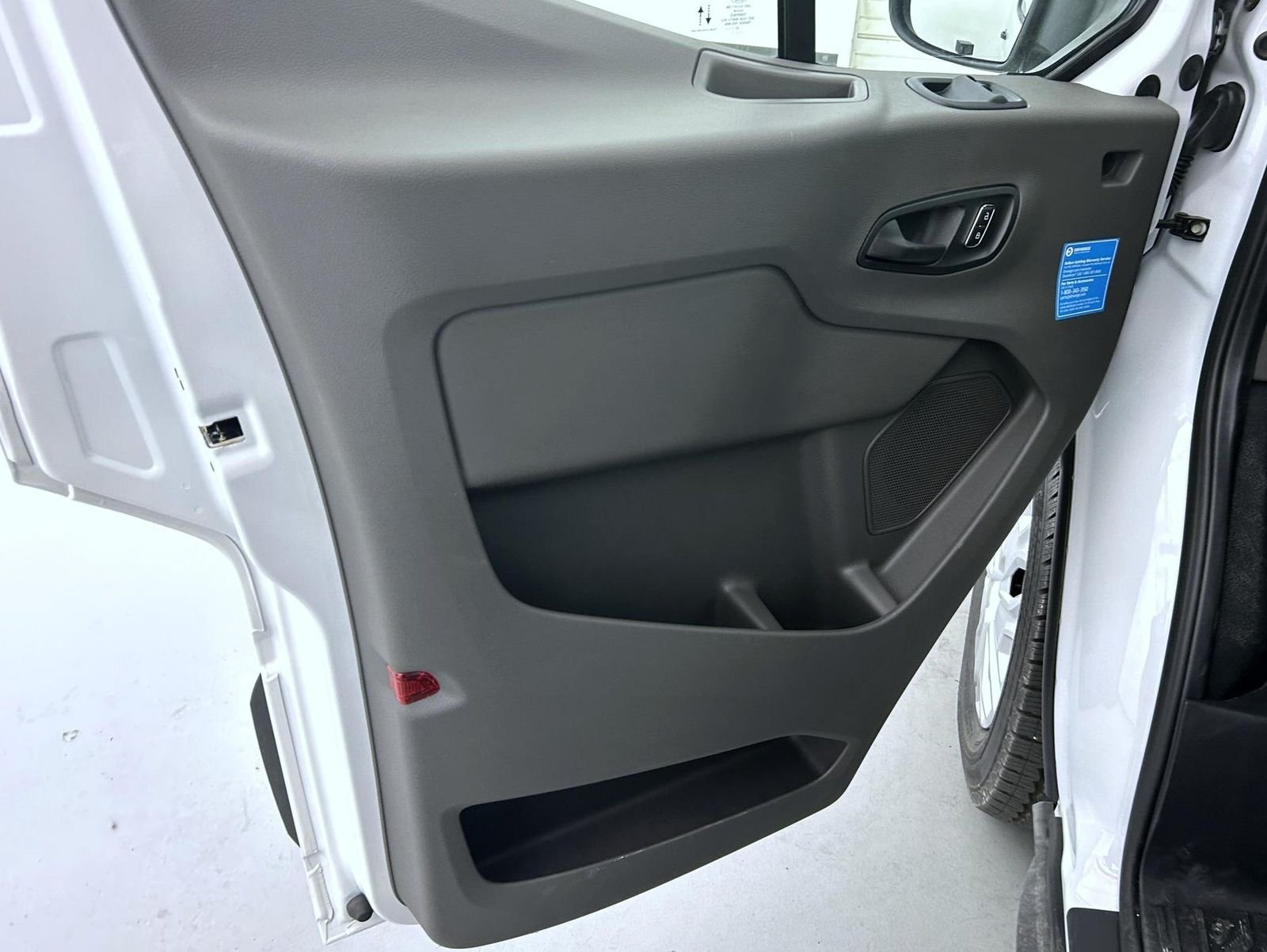 New 2026 Oxford White Ford XL image 9