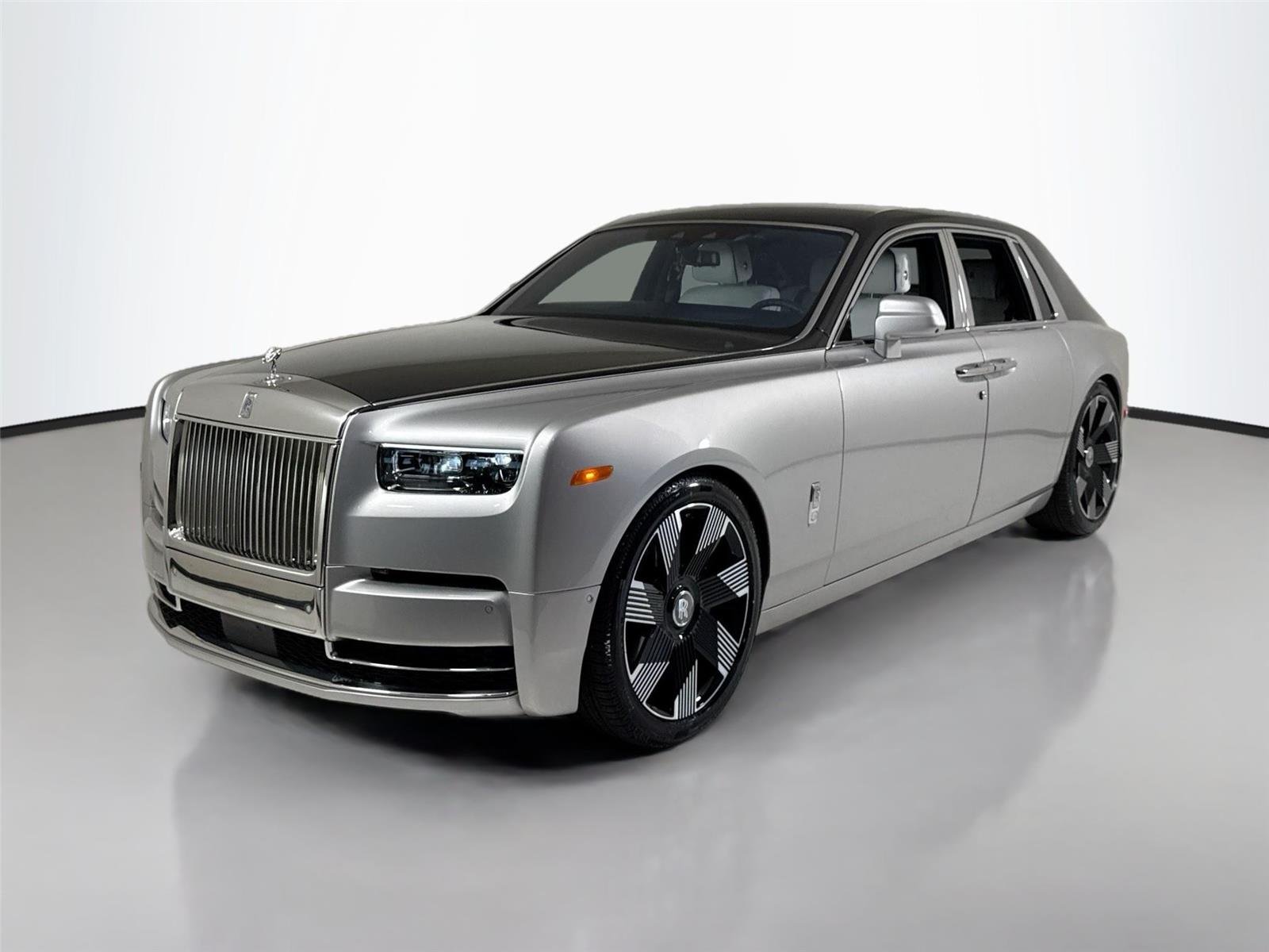 Used 2023  Rolls-Royce  image 55
