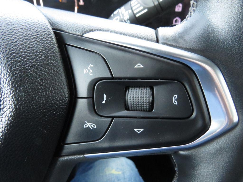 Used 2024 Summit White Chevrolet LT image 32
