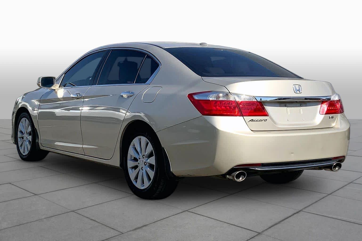Used 2014 Alabaster Silver Metallic Honda EX-L image 9