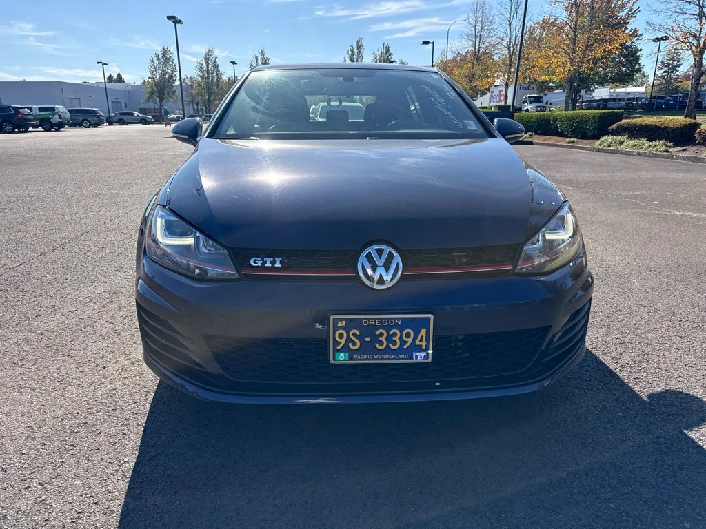 Used 2015 Night Blue Metallic Volkswagen 2.0T SE image 2