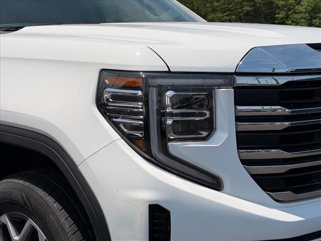 Used 2024 White GMC SLT image 12