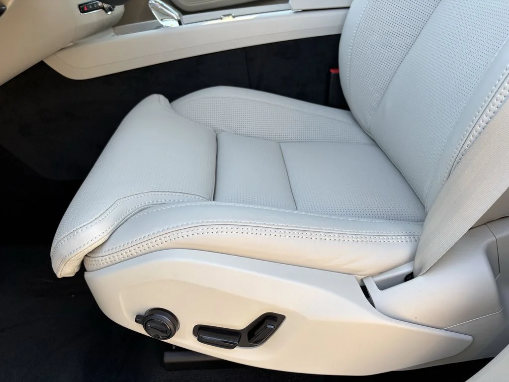 New 2026 Crystal White Volvo Ultra image 13