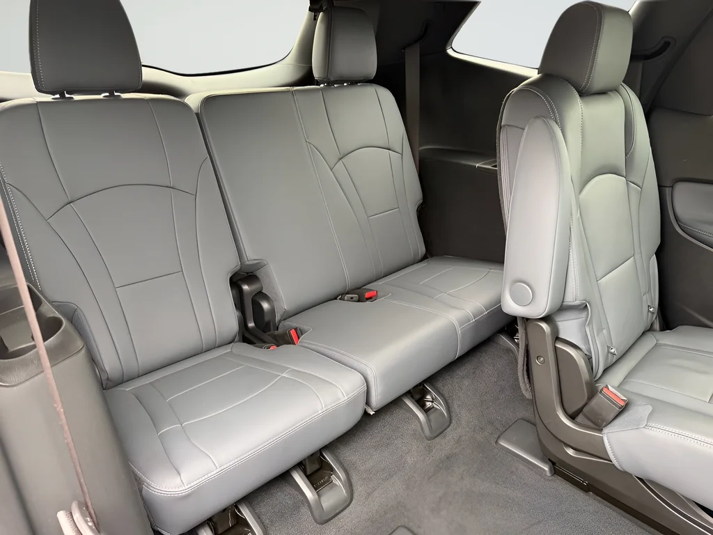 Used 2023 White Buick Essence image 27