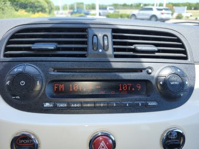 Used 2015 White FIAT Pop image 23