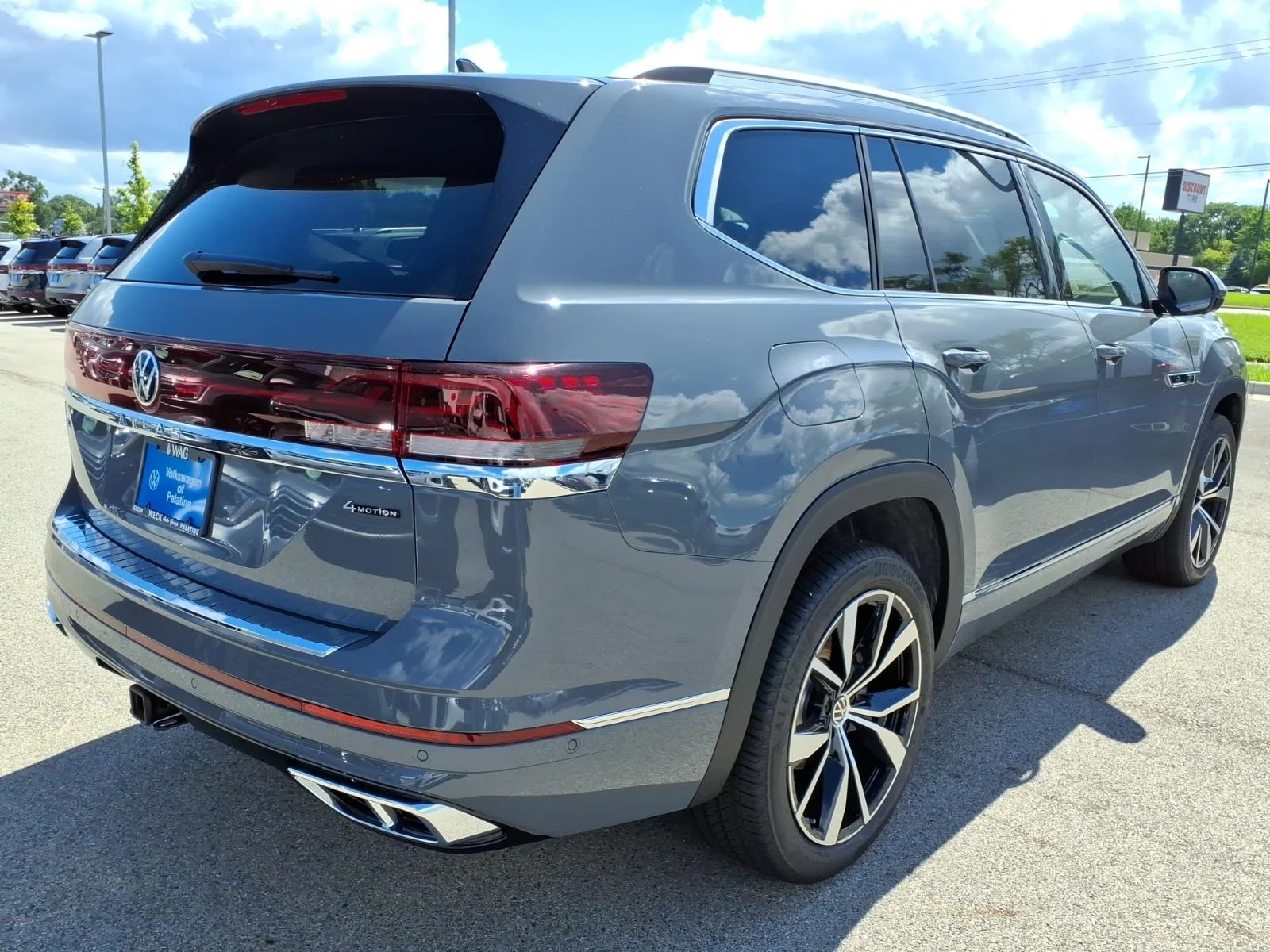 New 2026 Pure Gray Volkswagen 2.0T SEL PREMIUM R-LINE 4 image 4
