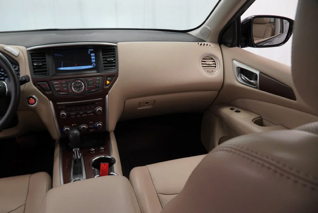 Used 2017 Gun Metallic Nissan Platinum image 25