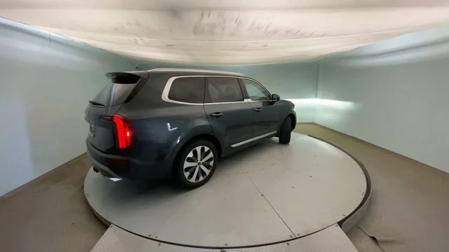 Used 2022 Gray Kia EX image 2