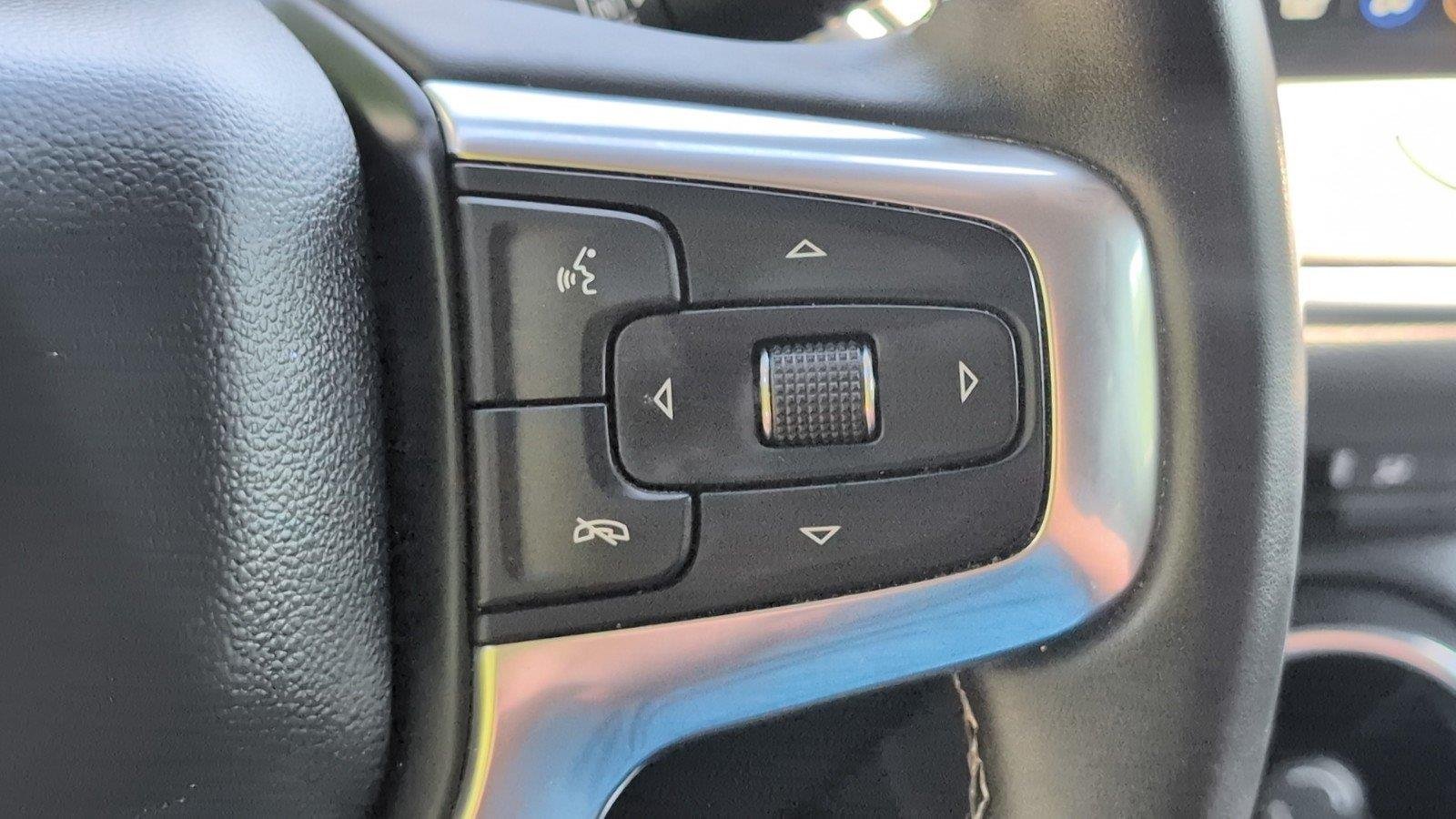 Used 2023 BLACK Chevrolet LT image 29