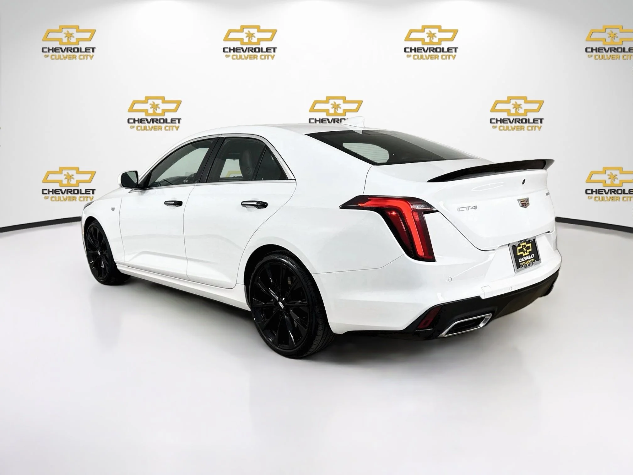 Used 2022 SUMMIT WHITE Cadillac Luxury image 6