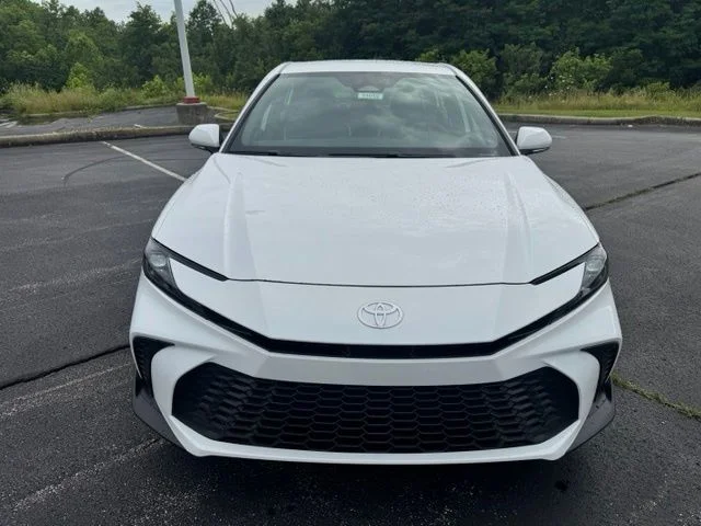 New 2026 Ice Cap Toyota SE image 8