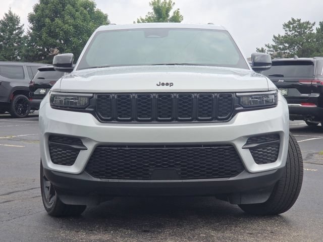 Used 2024 Silver Zynith Jeep Altitude X image 3