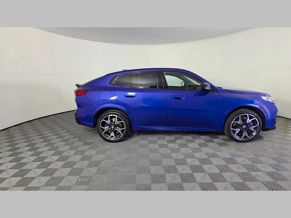 Used 2025 Blue Metallic BMW M35i image 36