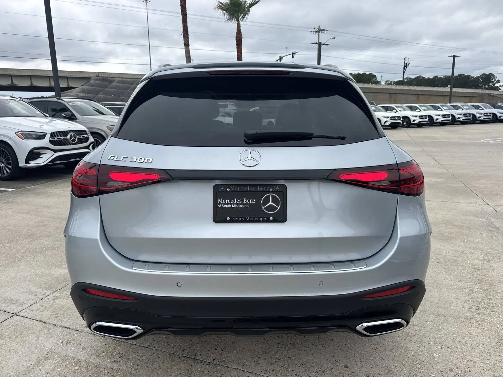 New 2026 Silver Mercedes-Benz GLC 300 image 5