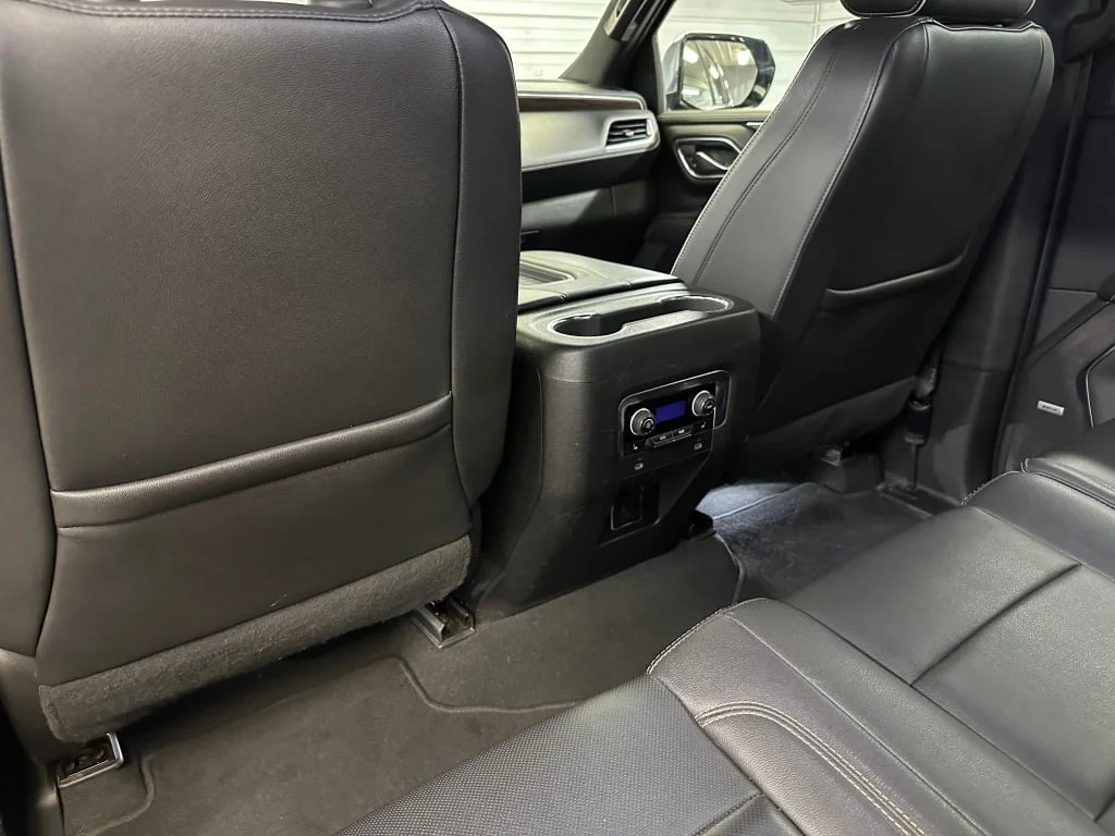 2024 Chevrolet Suburban Premier - Photo 22