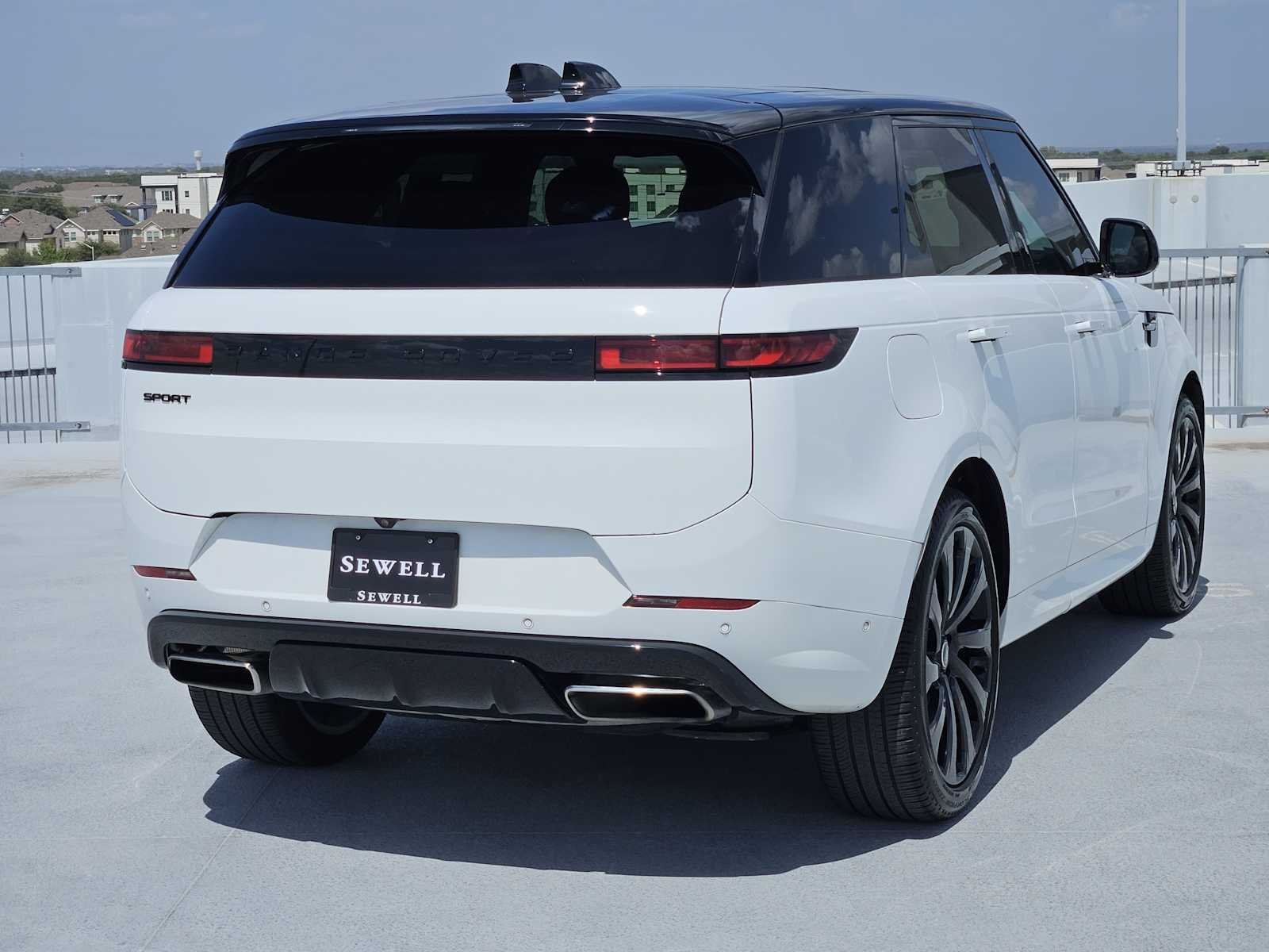 Certified Used 2024 Fuji White Land Rover Dynamic SE image 7