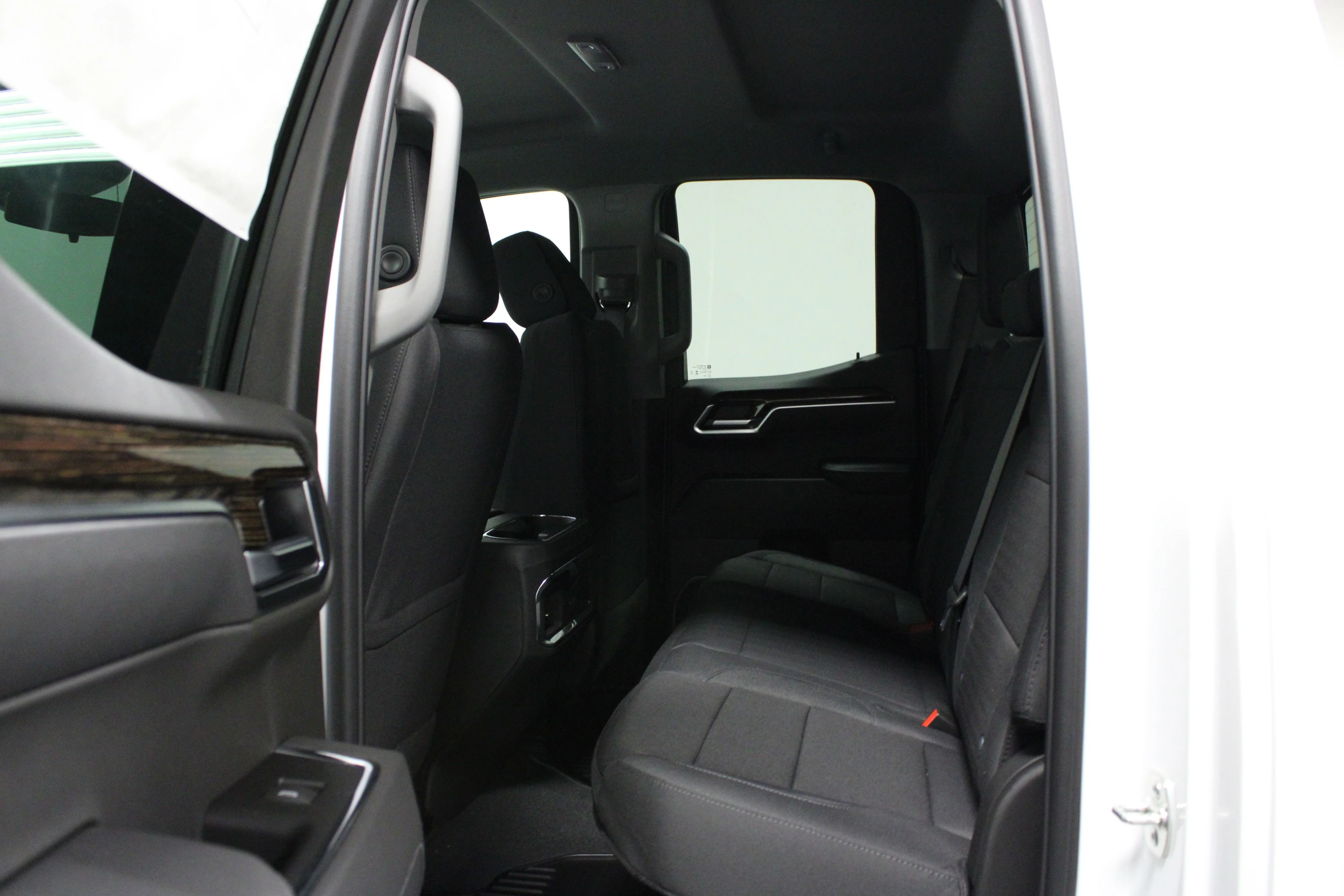 New 2025 Summit White GMC Elevation image 13