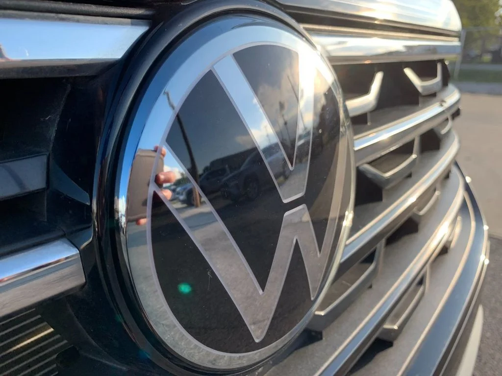 Used 2025  Volkswagen 2.0T Peak Edition image 36