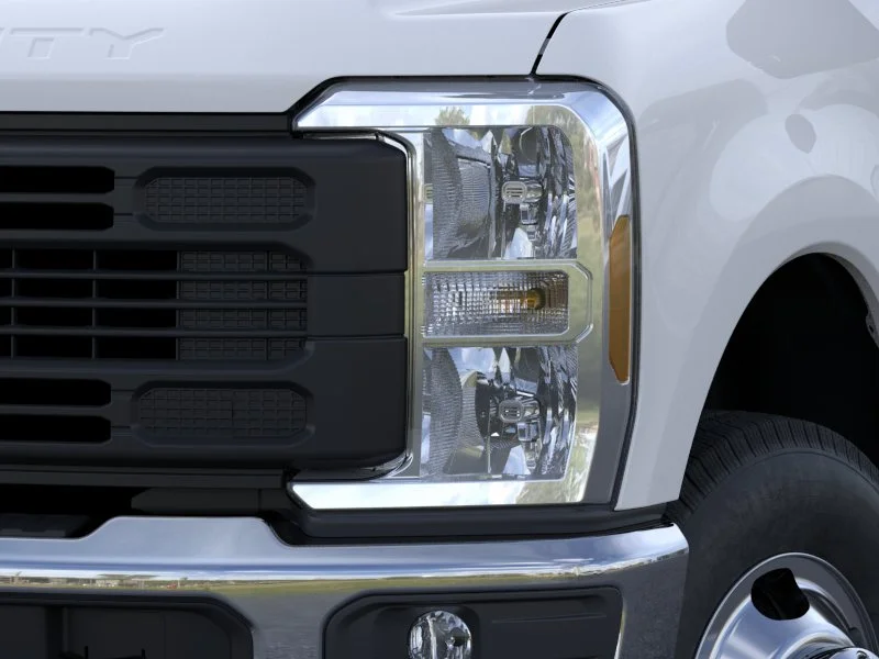 New 2026 Oxford White Ford XL image 43