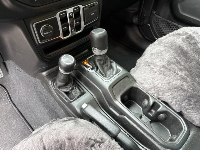 Used 2023 Granite Crystal Metallic Clearcoat Jeep Sport S image 21