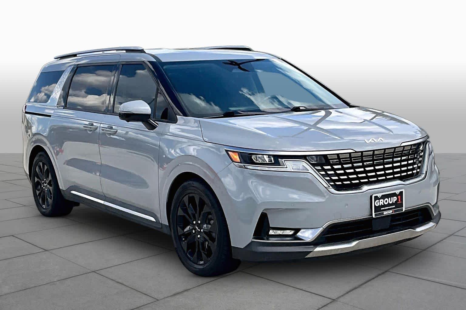 Used 2024 Ceramic Silver Kia SX image 3