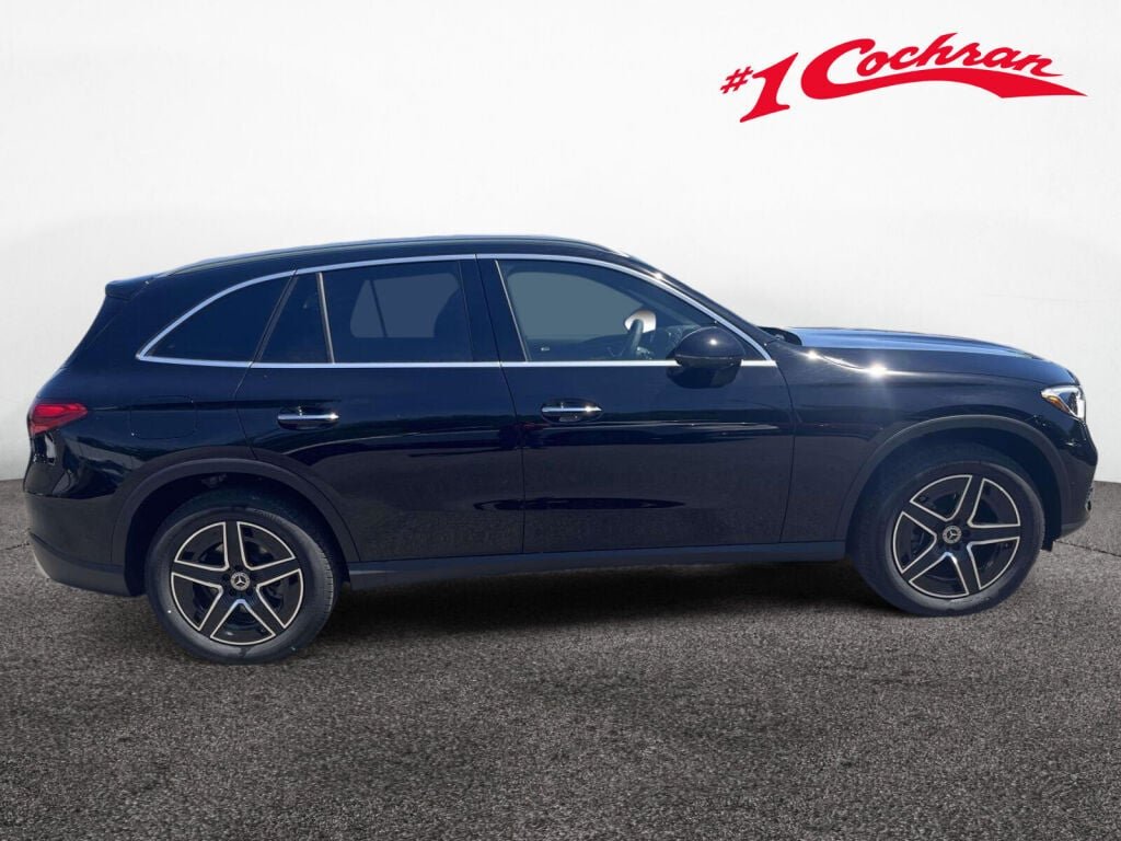 New 2026 2040/Black Mercedes-Benz GLC 300 image 6